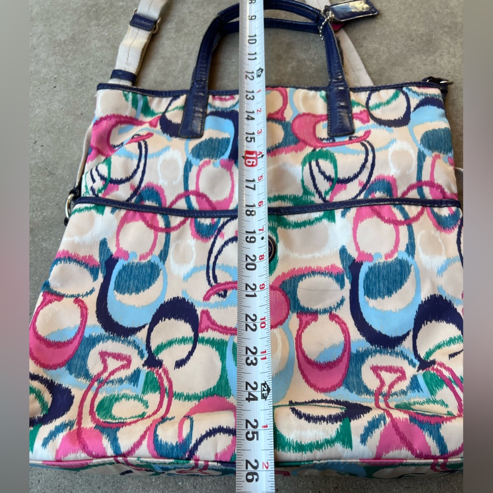 Vintage Coach Blue and Pink Patterned Women’s Blue Pink Large Long Shoulder Bag - Picture 6 of 14